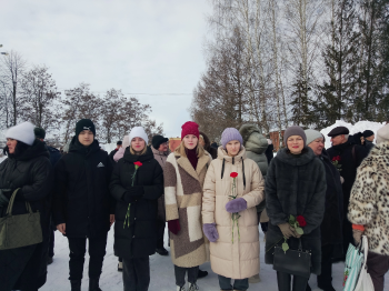 УЧАСТИЕ В ТОРЖЕСТВЕННОМ МИТИНГЕ